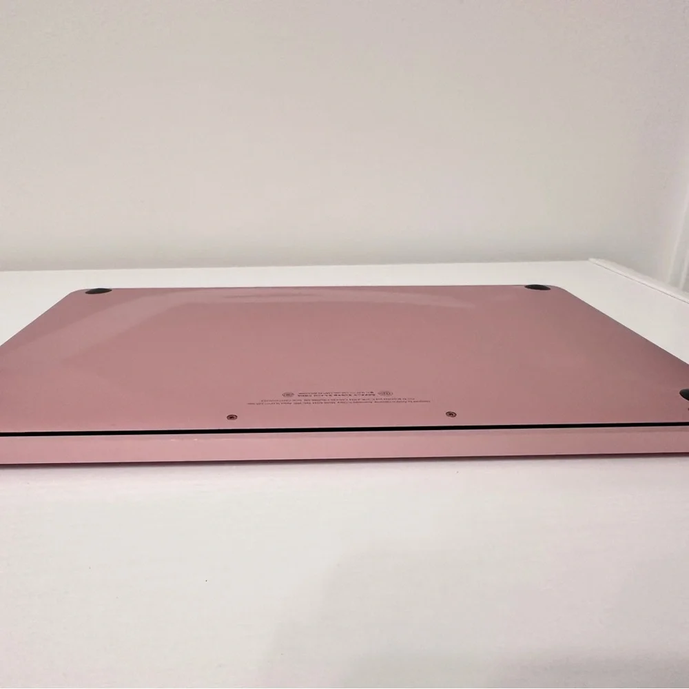 Apple MacBook in Rose with Accessories - Picture 4 of 16